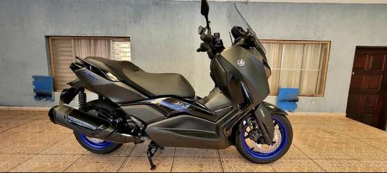 YAMAHA XMAX 300 CONNECTED ABS YAMAHA XMAX 300 CONNECTED ABS